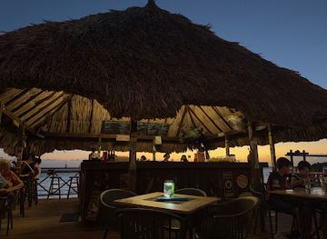 curacao/piscadera/restaurant/tomatoes-pizza-curacao