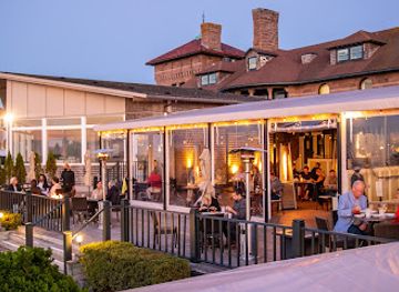 rhode-island/newport-county/restaurant/safari-room-restaurant