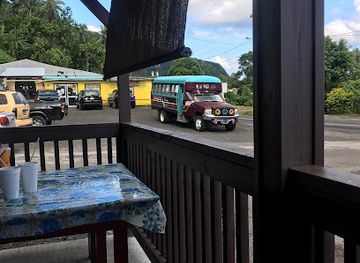american-samoa/ofu-beach/restaurant/milovales-burgers-and-fish-chips