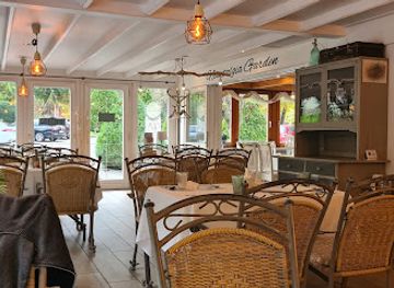 hungary/bakony/restaurant/nosztalgia-garden