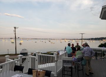 rhode-island/narragansett-bay/restaurant/jb-s-on-the-water