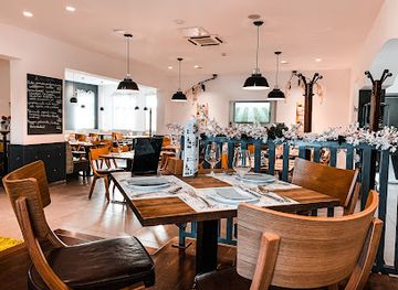 hungary/hajdusag/restaurant/almavirag-etterem