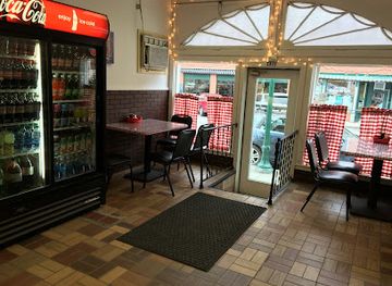 maine/camden/restaurant/camden-house-of-pizza