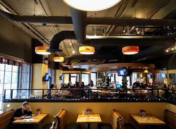 michigan/grand-rapids/restaurant/sundance-grill-bar