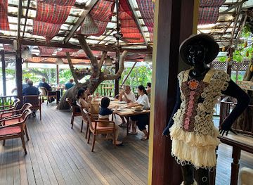 thailand/pattaya/restaurant/cabbages-condoms