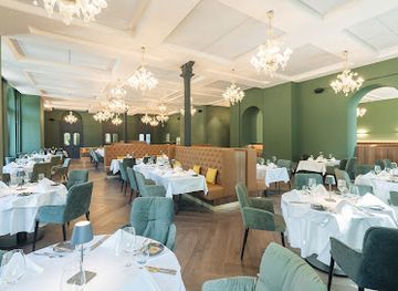 switzerland/st-moritz/restaurant/vic-s-brasserie-hotel-reine-victoria