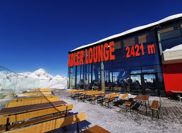 Adler Lounge