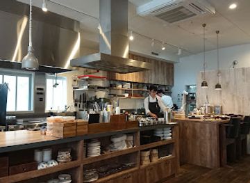 japan/kanazawa/restaurant/installation-table-enso-l-asymetrie-du-calme