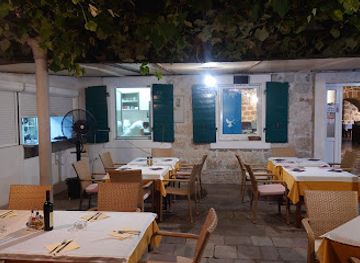 montenegro/kotor/restaurant/bastion-3