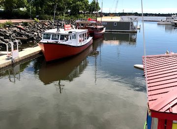 canada/prince-edward-island-national-park/restaurant/redwater-rustic-grille