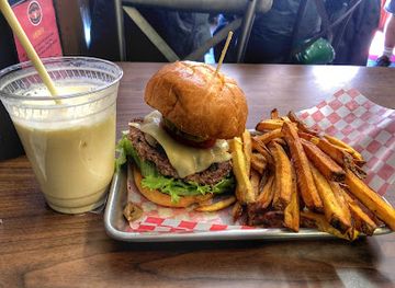 colorado/estes-park/restaurant/penelope-s-old-time-burgers