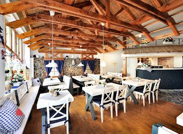slovakia/gemer/restaurant/koliba-kamzik-zelena