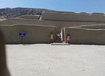 peru/nazca-lines/restaurant/los-paredones