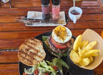malawi/lilongwe/area-47/restaurant/crave