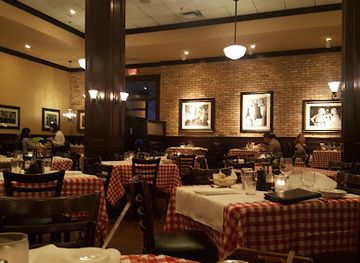 texas/austin/the-domain/restaurant/maggiano-s-little-italy