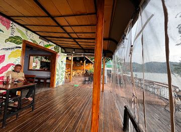 rwanda/lake-kivu/restaurant/lakeside-view-lounge-restaurant-gisenyi