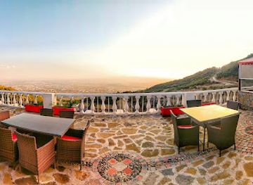 pakistan/islamabad/restaurant/margalla-hill-top-restaurant