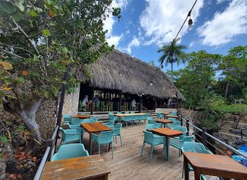 jamaica/black-river-great-morass/restaurant/rockhouse-restaurant