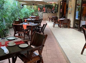 uganda/queen-elizabeth-national-park/restaurant/chapter-one-restaurant-protea-hotel