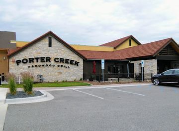 north-dakota/fargo/fargo-moorhead/restaurant/porter-creek-hardwood-grill