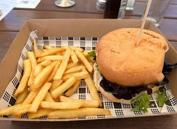 australia/jervis-bay/restaurant/the-fishermens-wharf-huskisson