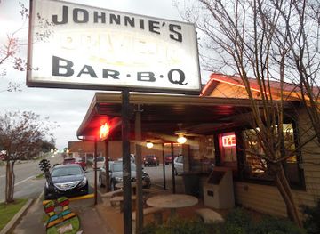 mississippi/tupelo/restaurant/johnnie-s-drive-in