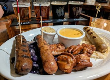 iowa/burlington/restaurant/the-busted-cup-brewhouse