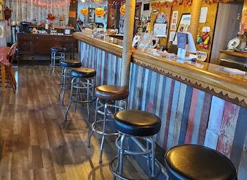 wisconsin/ice-age-trail/restaurant/red-roof-station