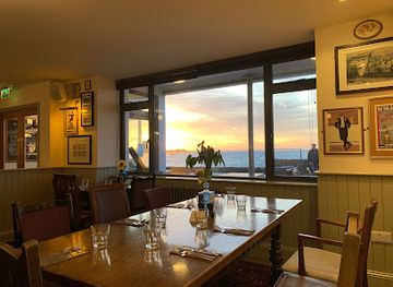 guernsey/rousse-tower/restaurant/the-rockmount-randalls