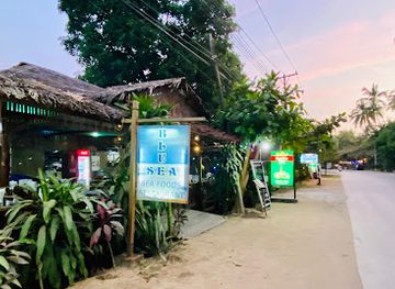 myanmar-burma/ngapali-beach/restaurant/blue-sea-restaurant
