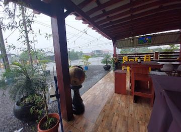 suriname/commewijne-district/restaurant/lexzi