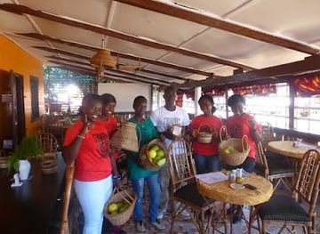 liberia/monrovia/restaurant/pandora-s-basket