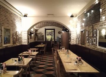 italy/bologna/restaurant/baracca-e-burattini