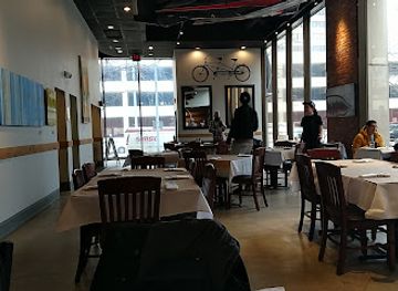 ohio/dayton/restaurant/table-33