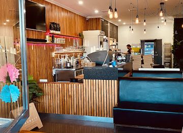 australia/central-coast/restaurant/table-92