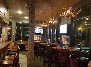 wisconsin/kettle-moraine-state-forest/restaurant/charcoal-grill