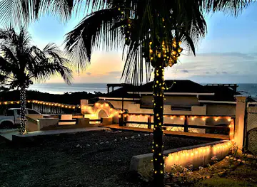 Bella’s Place Roatan