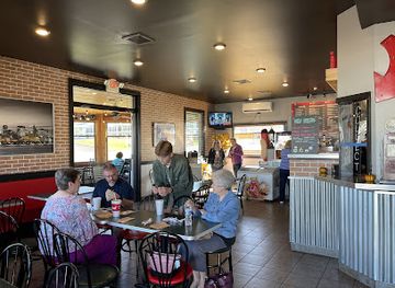 wisconsin/wisconsin-dells/restaurant/hot-dog-avenue