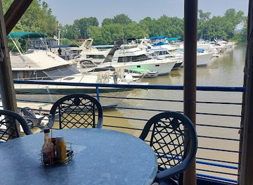 ohio/ohio-river-valley/restaurant/pirate-s-cove-tropical-bar-grill