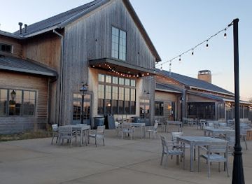 wisconsin/central-sands/restaurant/the-mammoth-bar-lounge