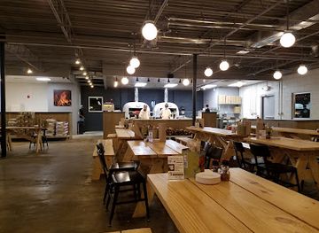 ohio/dayton/carillon-historical-park/restaurant/old-scratch-pizza-beer