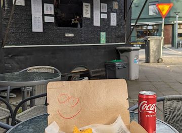 iceland/eastern-region/restaurant/moe-s-food-truck