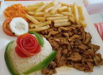 cabo-verde/vila-do-maio/restaurant/drogaria-centtsl