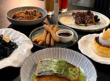 malaysia/miri/restaurant/the-light-restaurant-bar