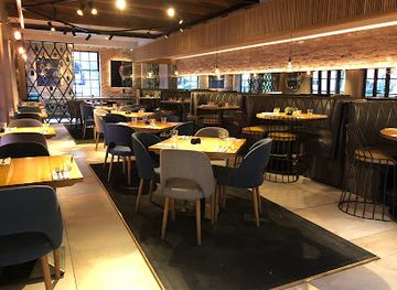 united-kingdom/manchester/restaurant/dukes-92