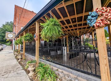 north-carolina/blue-ridge-mountains/restaurant/live-oak-gastropub