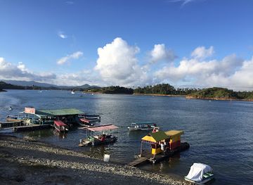 colombia/guatape/restaurant/al-carbon-parrilla-bar