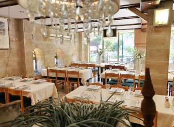 israel/jezreel-valley/restaurant/avi-s-restaurant