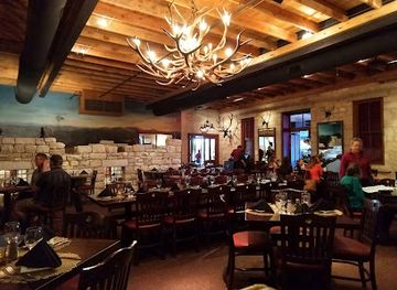 texas/hill-country/restaurant/crossroads-saloon-and-steakhouse