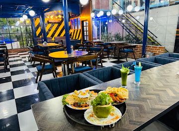 bangladesh/brahmaputra-jamuna-floodplain/restaurant/roadside-kitchen-bashundhara-r-a